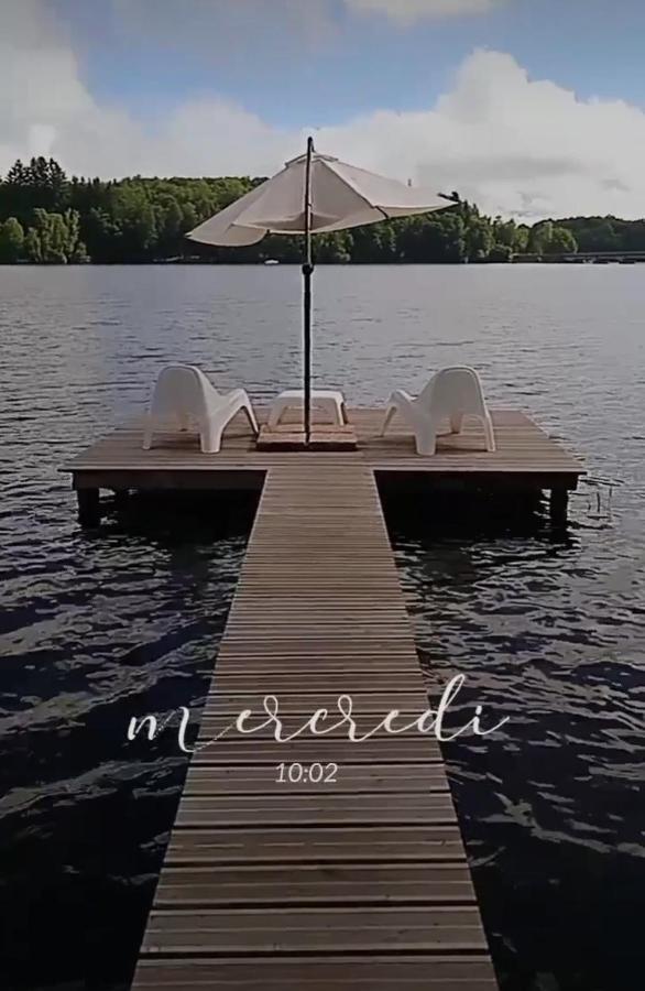 Ma Cabane Au Bord Du Lac Neuvic  Екстер'єр фото